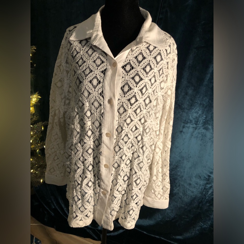 Drapers & Damon’s - White Lace Long Sleeve Top- summer & beachwear large